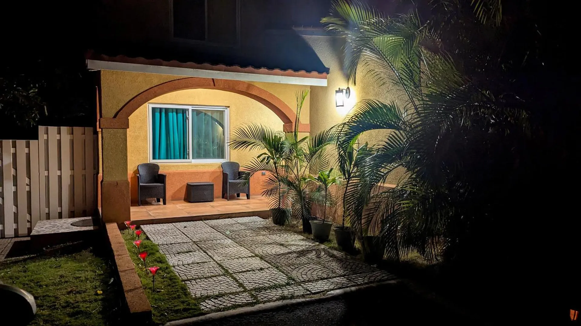 Mobay Las Palmas Montego Bay